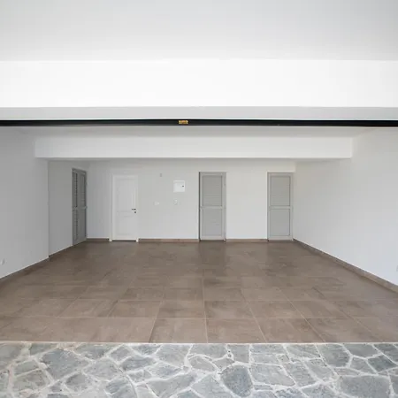 Kyklamino - Unique With Stunning Seaview Willa