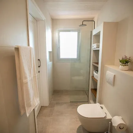 Willa Kyklamino - Unique With Stunning Seaview