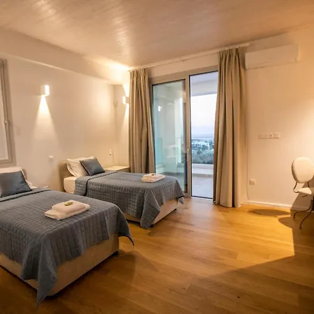 Willa Kyklamino - Unique With Stunning Seaview