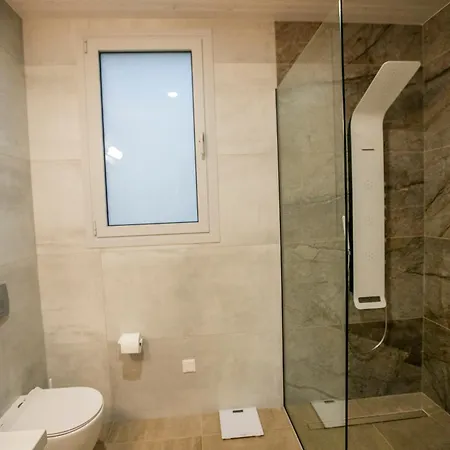 Kyklamino - Unique With Stunning Seaview Willa