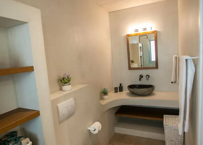 Villa Kyklamino - Unique With Stunning Seaview Klorakas