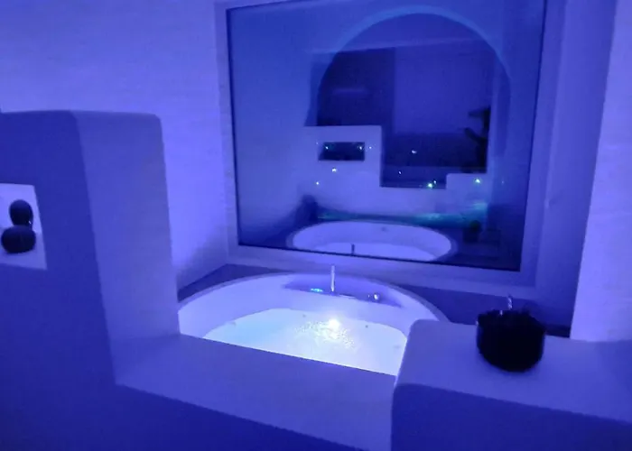 Kyklamino - Unique With Stunning Seaview