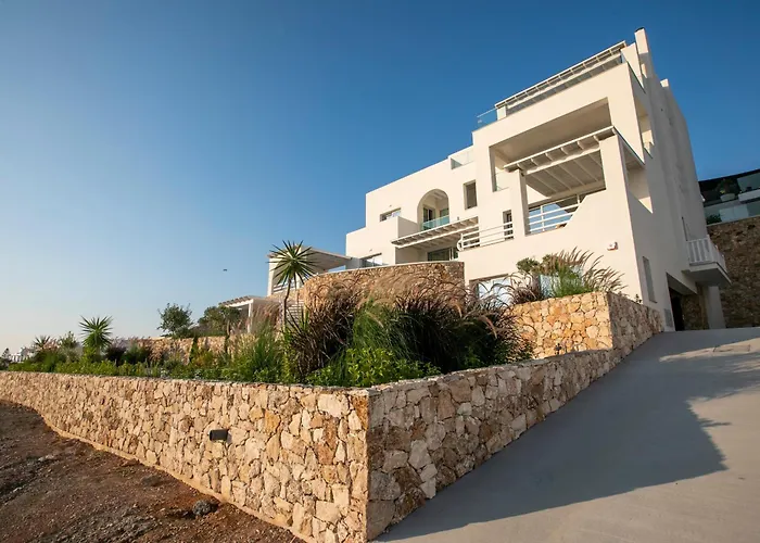 Kyklamino - Unique With Stunning Seaview