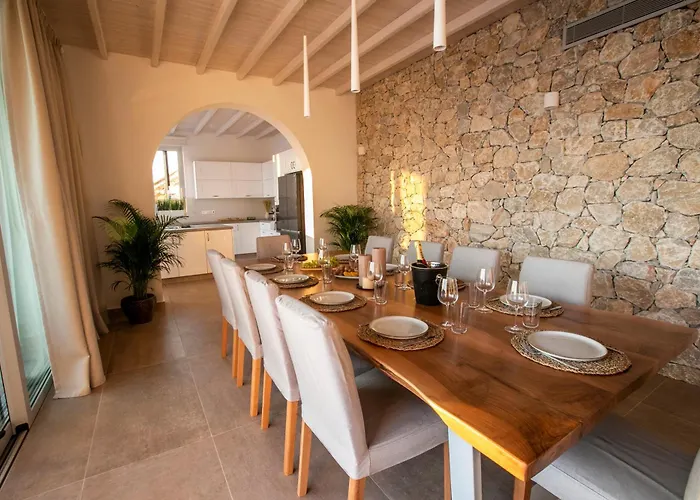 Villa Kyklamino - Unique With Stunning Seaview